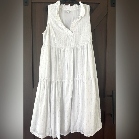 crown & ivy Dresses & Skirts - Crown & Ivy white Boho sleeveless Dress, XL